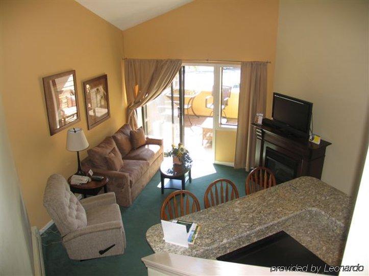 Pointes North Inn Charlevoix Rum bild